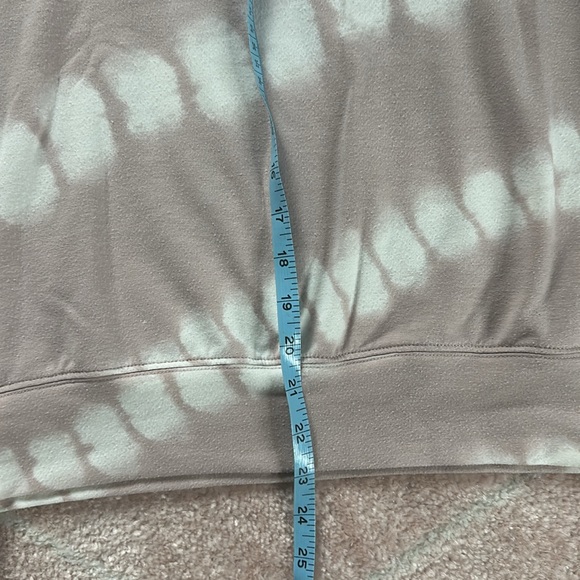 Evereve Roan & Ryan Brand Short Sleeved SweatShirt.  Tie Tye. Sz S - Picture 4 of 5